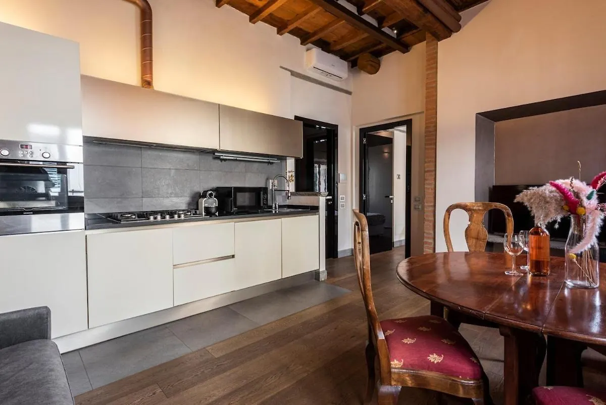 Apartment Cosy Suites In Glamorous Santo Spirito Plus Florence