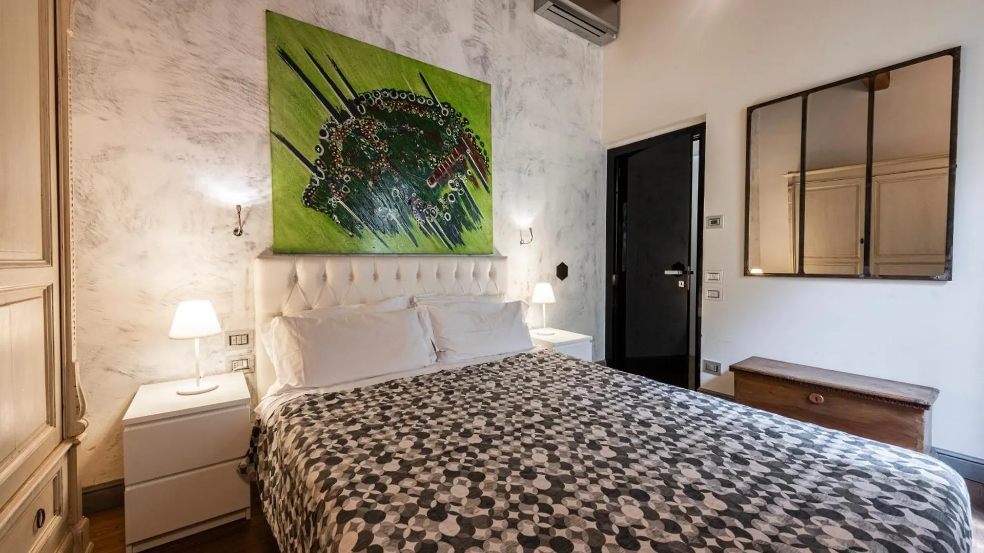 Cosy Suites In Glamorous Santo Spirito Plus Florence